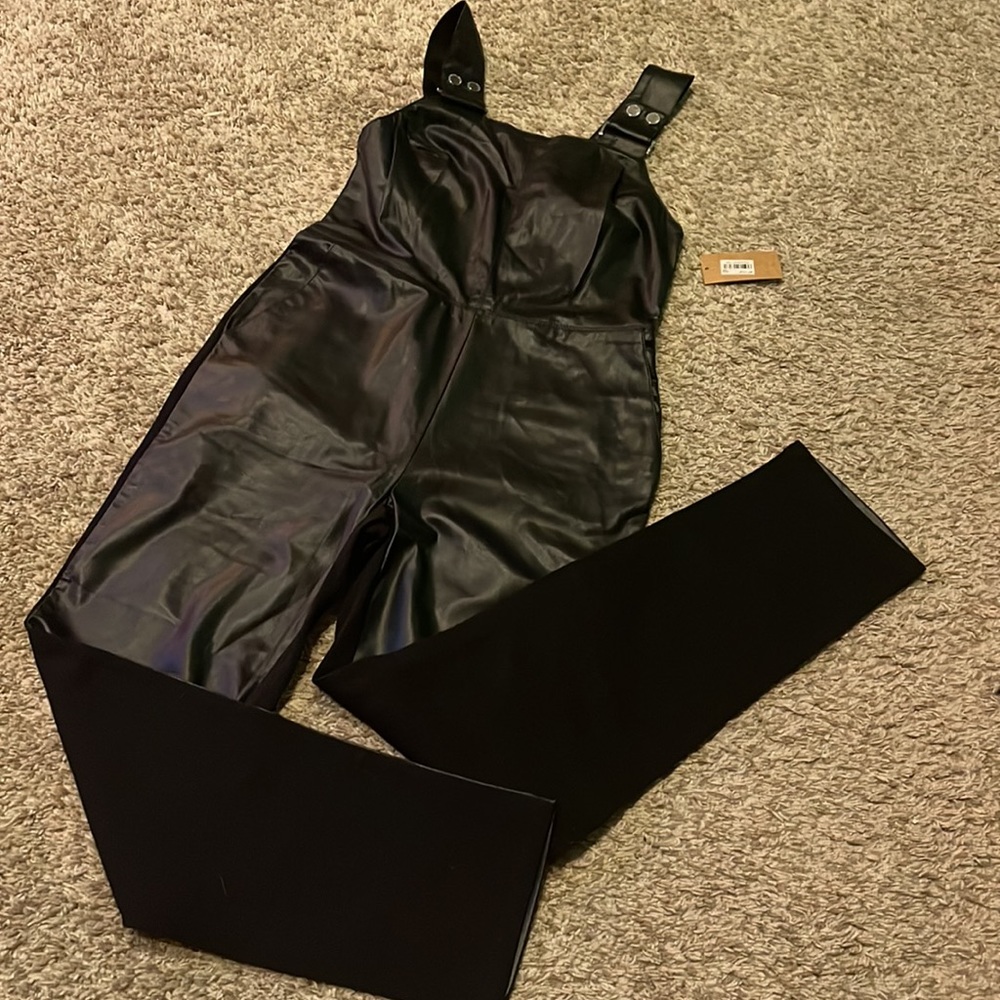 BRAND NEW Rachel Roy overalls 🖤